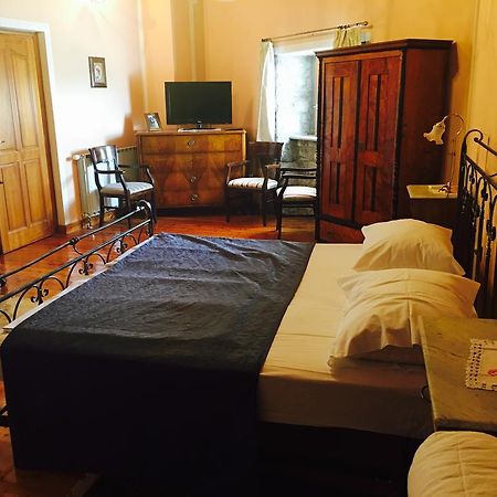 Guesthouse Domacija Sajna Sezana Ngoại thất bức ảnh
